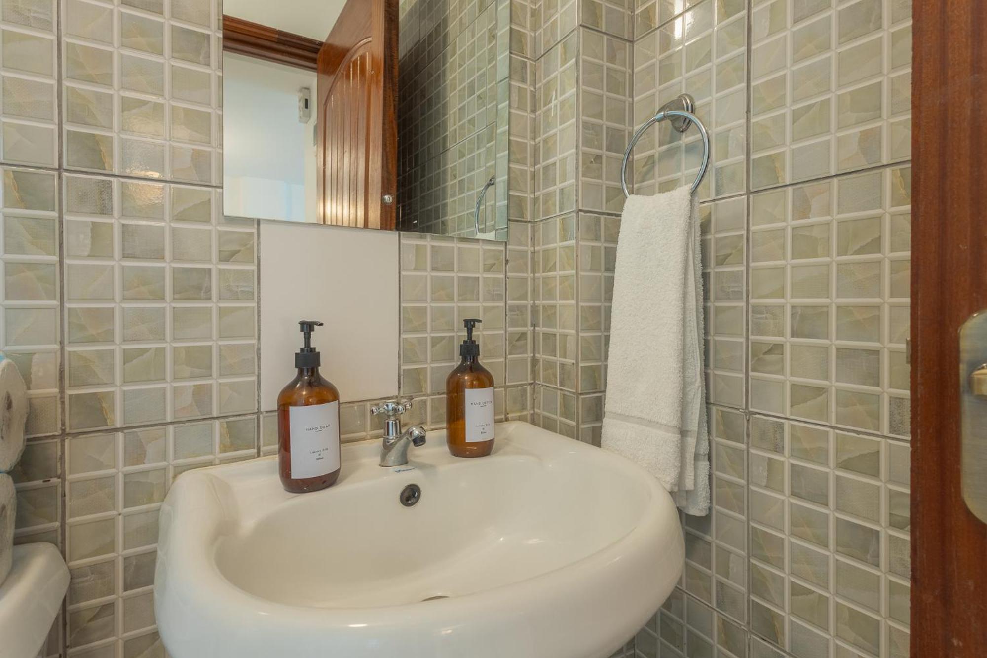 Furnished 1 Bedroom Apartment In Nairobi. 15 Mins To Cbd. Free Wi-Fi & Parking エクステリア 写真